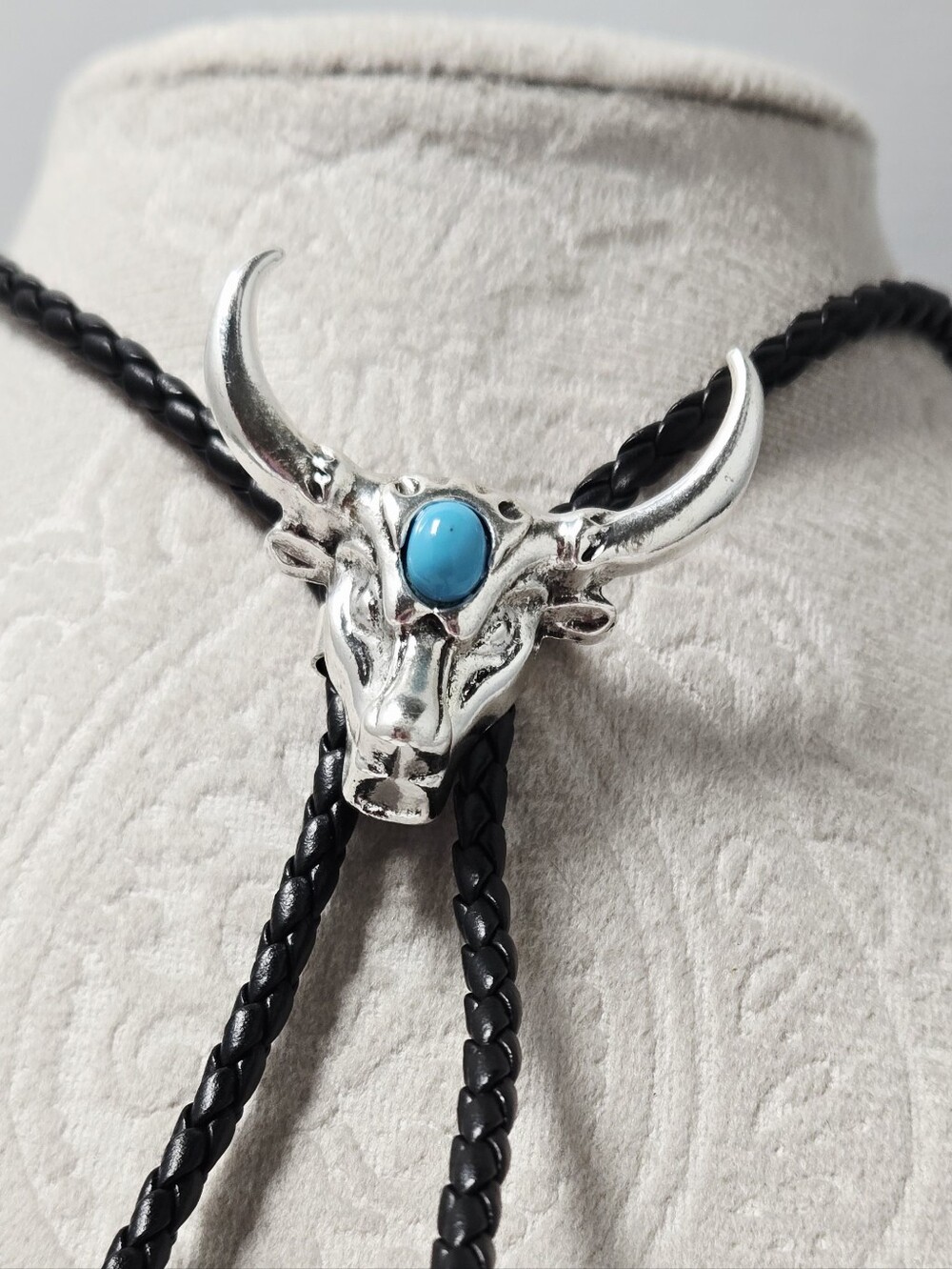 Western Bull Skull Bolo Tie Necklace Turquoise Gothic Cowboy Jewelry Unisex - Picture 6 of 6